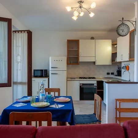 Lovely In Apartment *