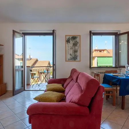 Apartamento Lovely In San Costanzo